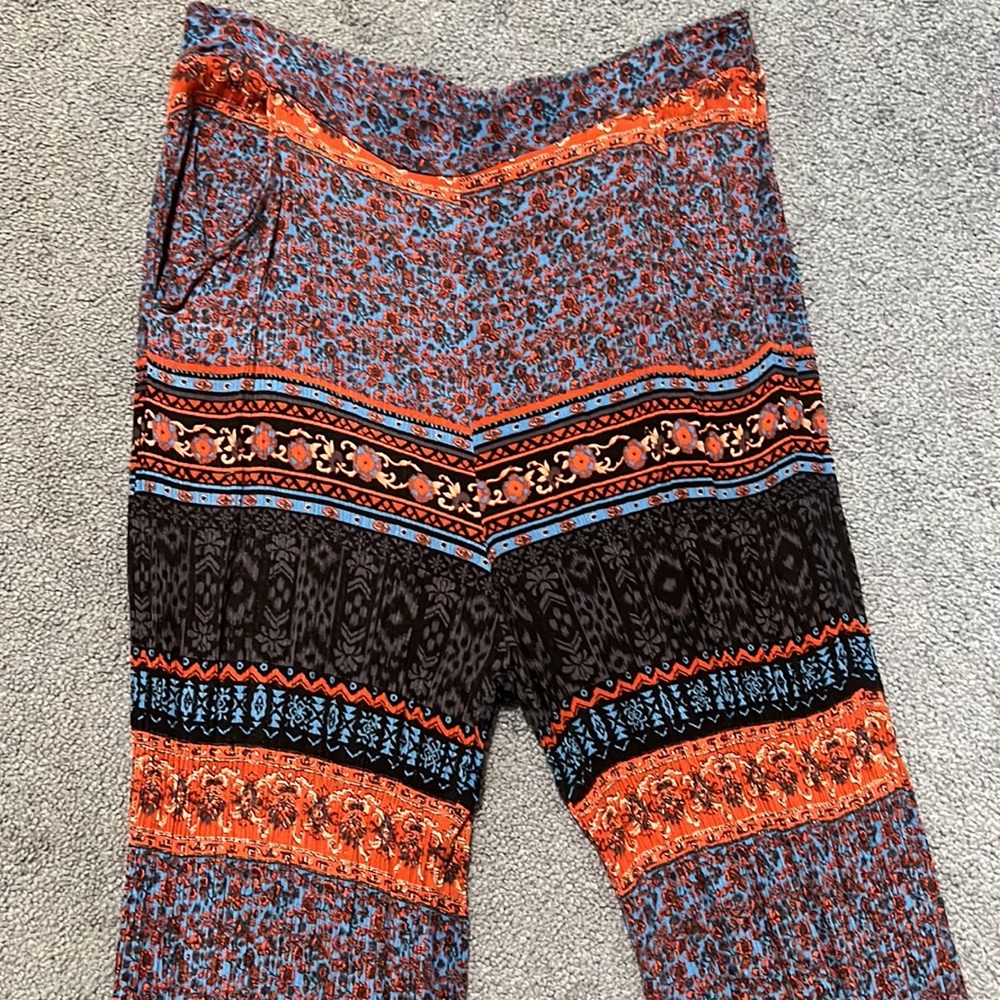 F21 patterned pants - Picture 2 of 3
